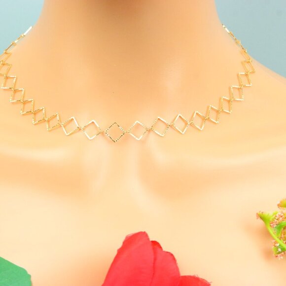 Delicate & Contemporary Necklace Chain, A Lovely Choice for Women, EVCH1705 - Picture 1 of 10